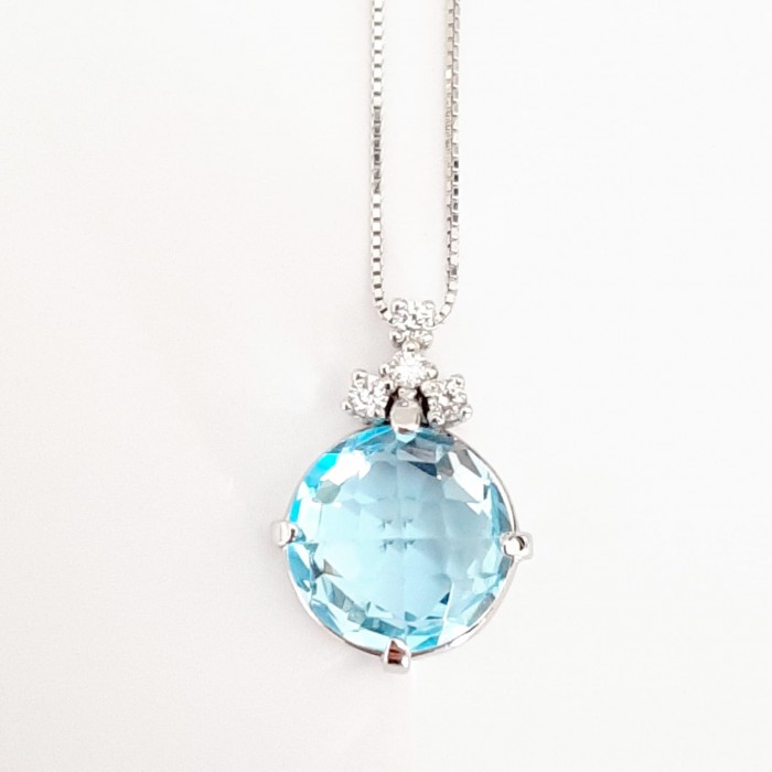 Girocollo pendente topazio azzurro e diamanti Ct. 0,10 in oro 18Kt - Dienneci Gioielli