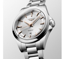 Longines Conquest dettaglio lancette rosa e indici
