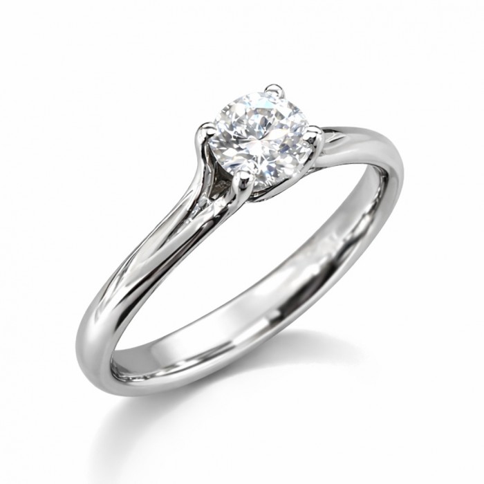 Anello solitario diamante Ct. 0,20 in oro bianco 18Kt - AD692 DIENNECI GIOIELLI